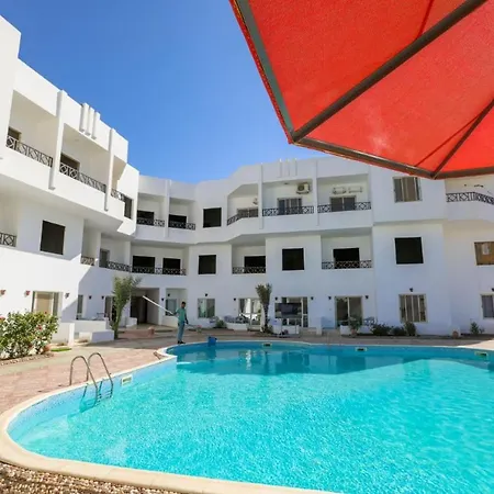La bonita compound Apartment